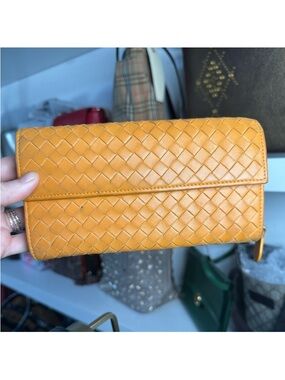 Bottega Veneta Woven Leather Fold-Over Wallet - Mustard